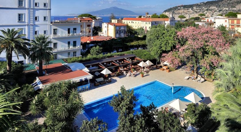 Hotel Mediterraneo pool view